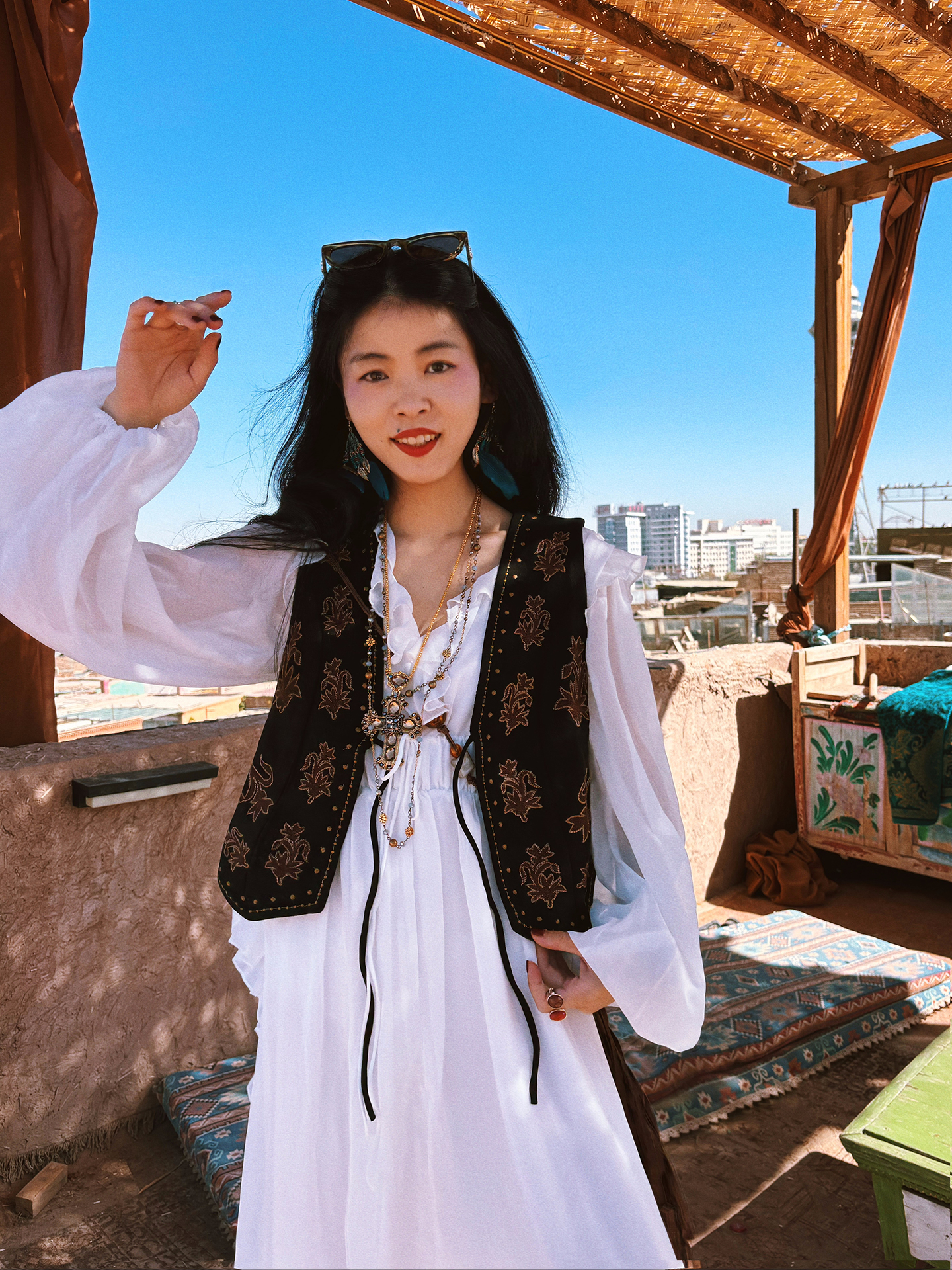 Black Embroidered Velvet Vest  - Ethnic Wear Fashion Designer 리뷰 및 가격
